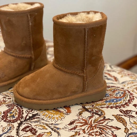 Ugh Classic Short II Walker Sz 7M Chestnut - Toddler Boot - Picture 3 of 6